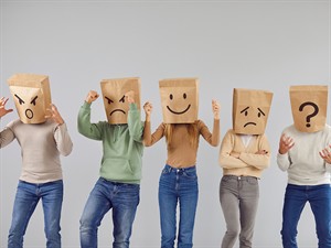 shutterstock_2445908607_Disguised personalities_Maskētas personības.jpg