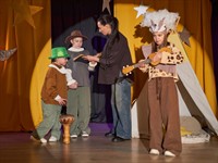 Shutterstock_2616589093_school drama club_skolas drāmas klubs.jpg