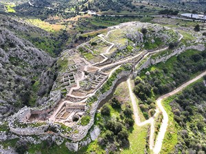 shutterstock_2439565209_archaeological site of Ancient citadel of Mycenae_Mikēnu arheoloģiskais komplekss.jpg