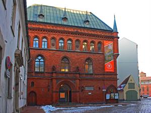 lindasky76 Shutterstock.jpg