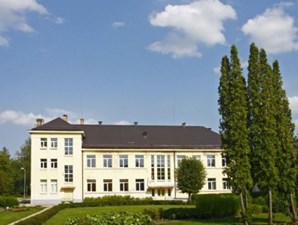 Nautrēnu vidusskola