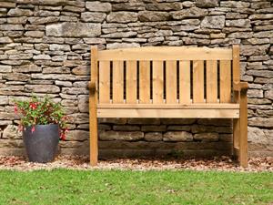 Shutterstock_178156304_wooden bench_koka sols.jpg