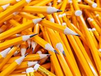 Shutterstock_2328031885_many pencils_daudz zīmuļu.jpg