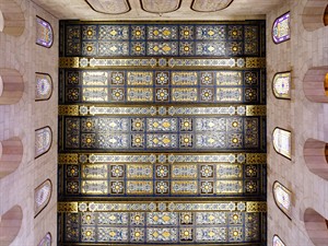 Catay Shutterstock_ceiling of Al-Aqsa Mosque_Aksas mošejas griesti.jpg