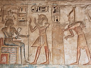 shutterstock_658430674__ancient Egypt wall art_senās Ēģiptes sienu gleznojumi.jpg