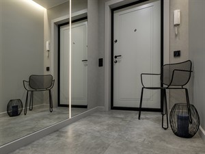 shutterstock_2126693261_entrance hall_koridors.jpg