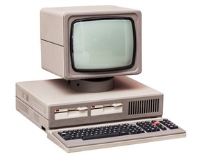 shutterstock_326836724_old computer_vecs dators.jpg