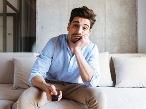 Shutterstock_1146941063_man bored_vīrietim garlaicīgi.jpg