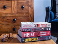 Doodeez Shutterstock_crime thrillers_detektīvromāni.jpg