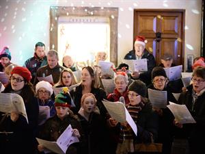 1000 words Shutterstock.jpg