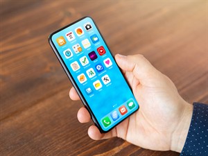 shutterstock_1887220783_smartphone_viedtālrunis.jpg
