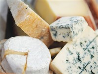 Shutterstock_111294353_cheese_siers.jpg