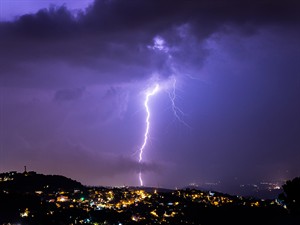shutterstock_2085862576_Lightning_Zibens.jpg