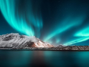 shutterstock_2760602641_Northern lights_Ziemeļblāzma.jpg