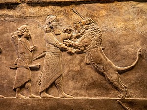 shutterstock_2277824195_Ashurbanipal at hunt_Ašurbanipals cīņas laikā.jpg