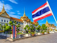 shutterstock_528975937_Thailand flag in Bangkok_Taizemes karogs Bankokā.jpg