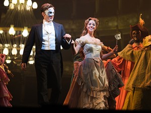 OSCAR GONZALEZ FUENTES Shutterstock_presentation of the musical The Phantom of the Opera_mūzikla Operas spoks prezentācija.jpg