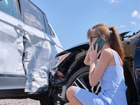 shutterstock_2415726775_calling for emergency service_zvans uz glābšanas dienestu.jpg