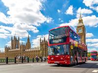 Sergii Figurnyi Shutterstock_sightseeing tour_tūre pa apskates vietām.jpg