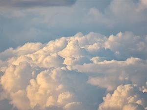 shutterstock_2535522461_clouds_mākoņi.jpg