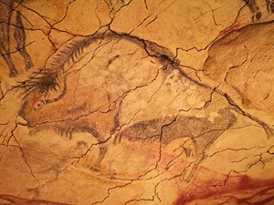 shutterstock_2143007601_Altamira petroglyphs_petroglifi Altamirā.jpg