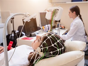 shutterstock_2028912233_encephalography_encefalogrāfija.jpg
