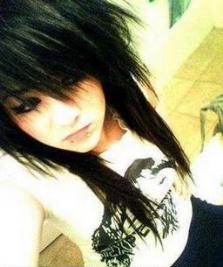113 Long_black_emo_hair_girls.jpg