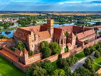shutterstock_2667624309_Malbork Castle_Malborkas pils.jpg