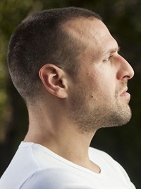 shutterstock_571080046_man profile_vīrietis profilā.jpg