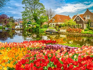 shutterstock_2603687627_dutch traditional country_tradicionālais nīderlandiešu ciems.jpg