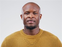 shutterstock_2305309845_serious man_nopietns vīrietis.jpg