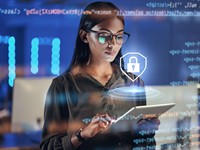 shutterstock_2383288187_data analysist_datu analizētāja.jpg