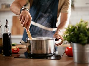 shutterstock_1897472008_cooking_gatavošana.jpg