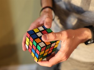 Shutterstock_2675725547_ Rubik_s cube_Rubika kubs.jpg