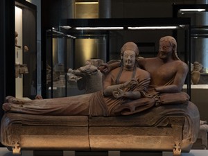 Andrea Izzotti Shutterstock_Etruscan Sarcophagus of the Spouses_Etrusku laulāto sarkofāgs.jpg