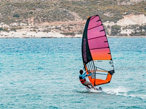 frantic00 Shutterstock_windsurfer_vindsērfingists.jpg