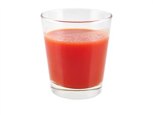 shutterstock_48371200_tomato juice_tomātu sula.jpg