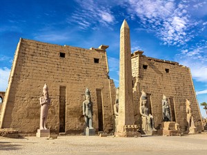 shutterstock_2153984431_luxor_luksora.jpg