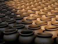 shutterstock_2064615890_clay pots_māla podi.jpg