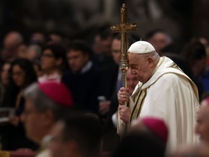 Marco Iacobucci Epp Shutterstock_Pope Francis_ar latīņu krustu.jpg