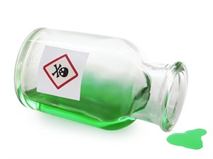 shutterstock_2686592687_bottle of poison_indes pudelīte.jpg