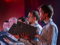shulers Shutterstock_group of male choir singers_vīriešu koris.jpg