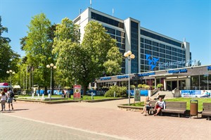 elesi  Shutterstock_Jomas street_Jomas iela.jpg