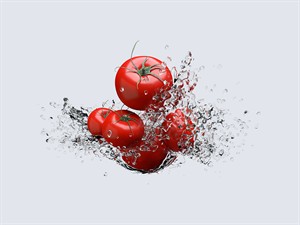 shutterstock_1876768327_spplash of water on tomatoes_ūdens šļakatas uz tomātiem.jpg