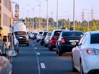 shutterstock_2479813125_traffic jams_sastrēgums.jpg