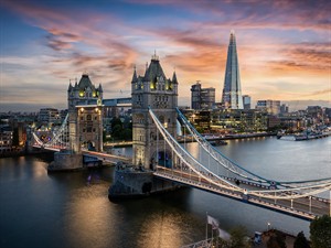 shutterstock_1408766060_Tower Bridge London_Tauera tilts Londonā.jpg