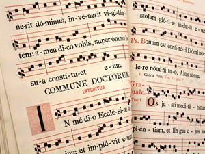 MisterStock Shutterstock_Liturgical chant sheet music book_liturģisko dziedājumu nošu grāmata.jpg
