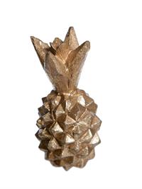 shutterstock_2389189039_bronze pineapple sculpture_bronzas ananāsa skulptūra.jpg