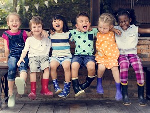 shutterstock_636281354_kindergarden friends_bērnudārza draugi.jpg