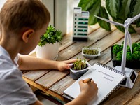 shutterstock_2679049309_school scientific environmental project_skolas projekts dabaszinībās.jpg